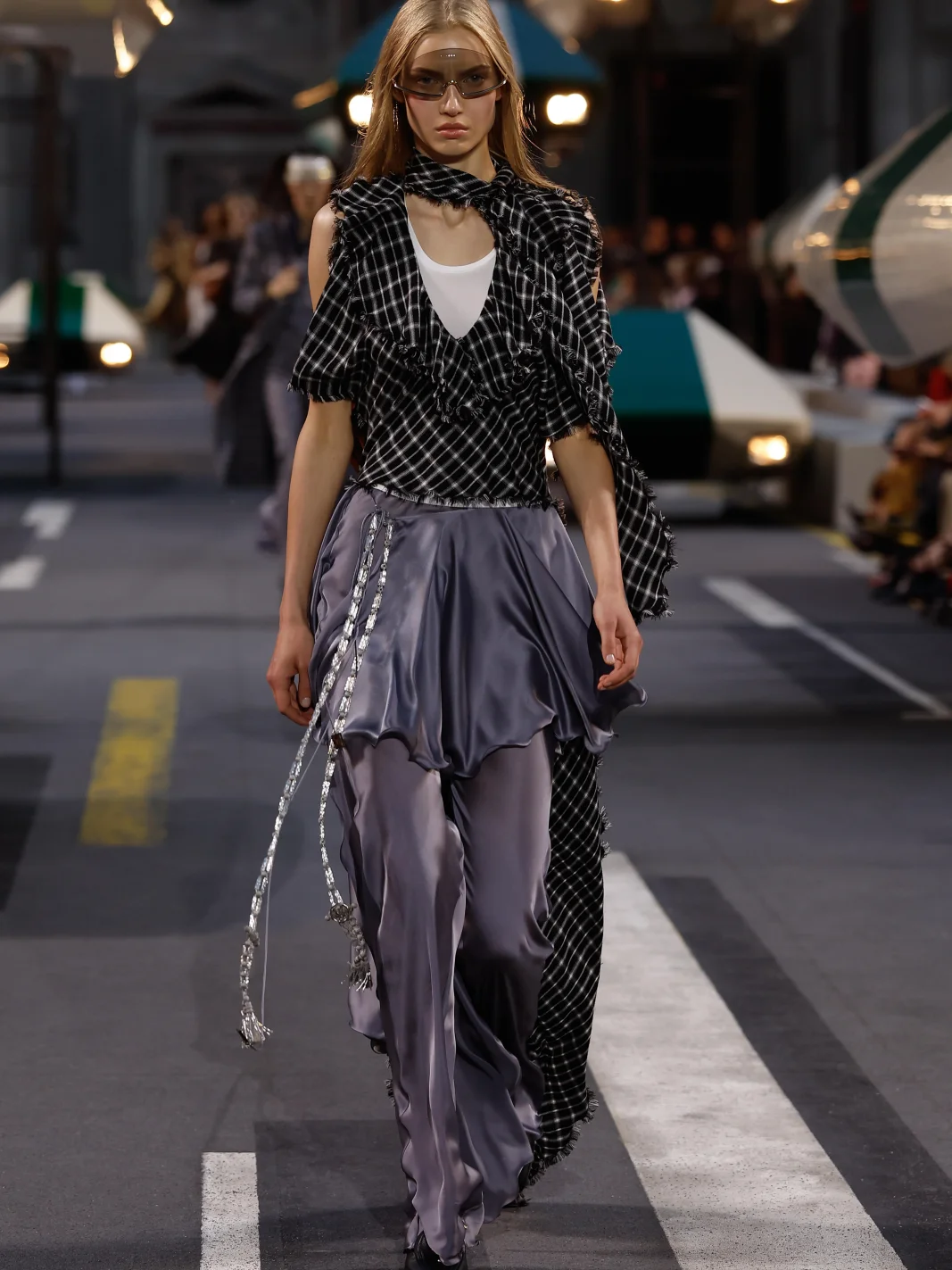 Неделя моды в Париже, Louis Vuitton, луи виттон, показ, новая коллекция, весна-лето 2027, ss27, Николя Жескьер, женская коллекция, футуризм