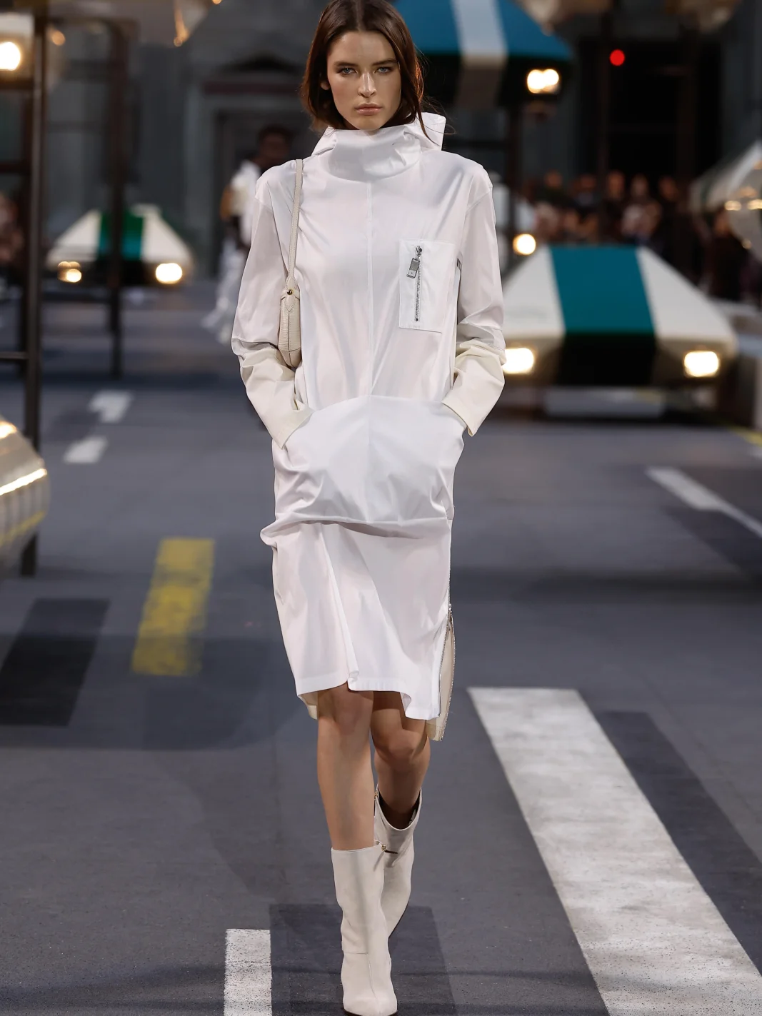 Неделя моды в Париже, Louis Vuitton, луи виттон, показ, новая коллекция, весна-лето 2027, ss27, Николя Жескьер, женская коллекция, футуризм
