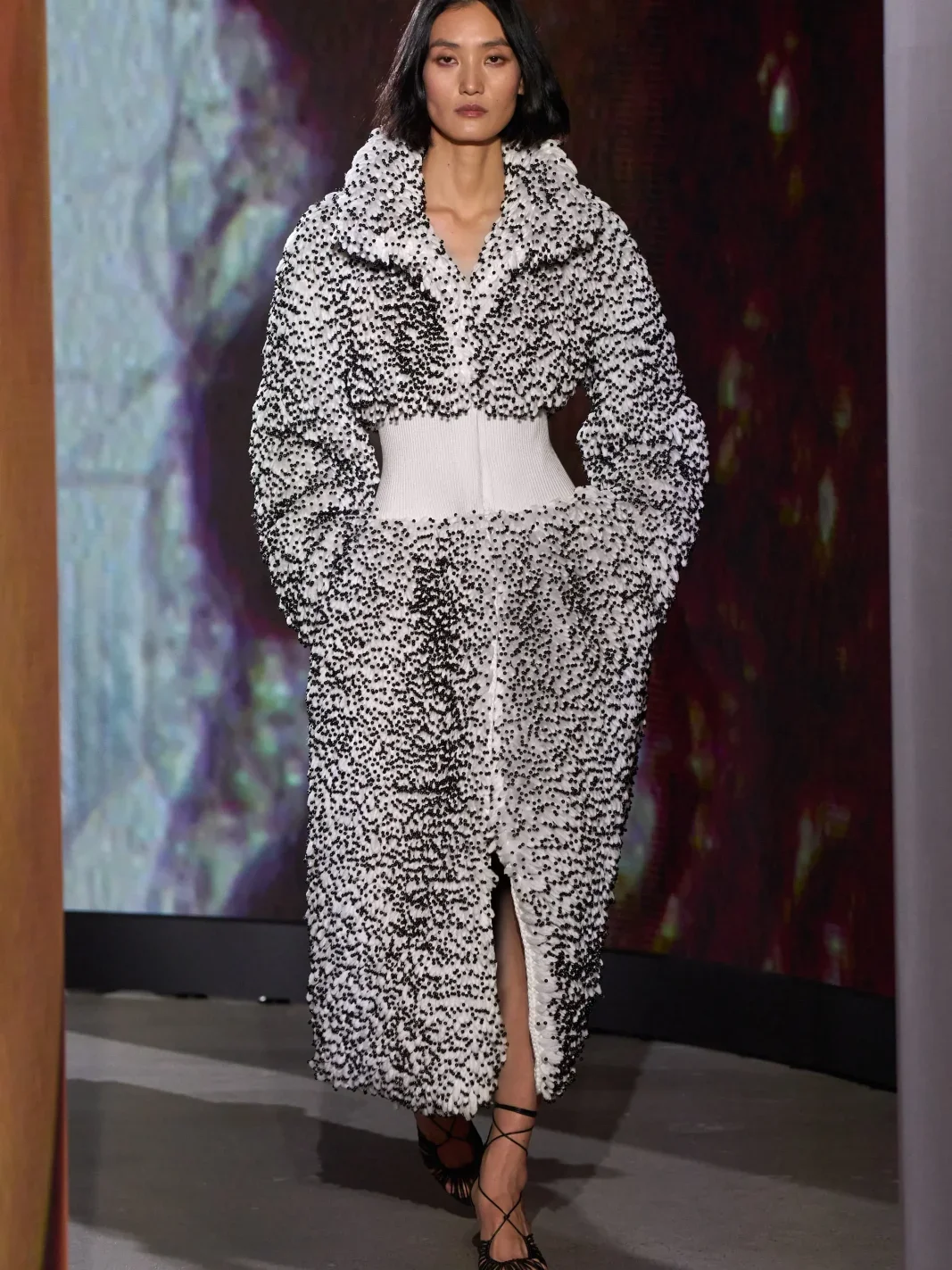 показ Alaïa