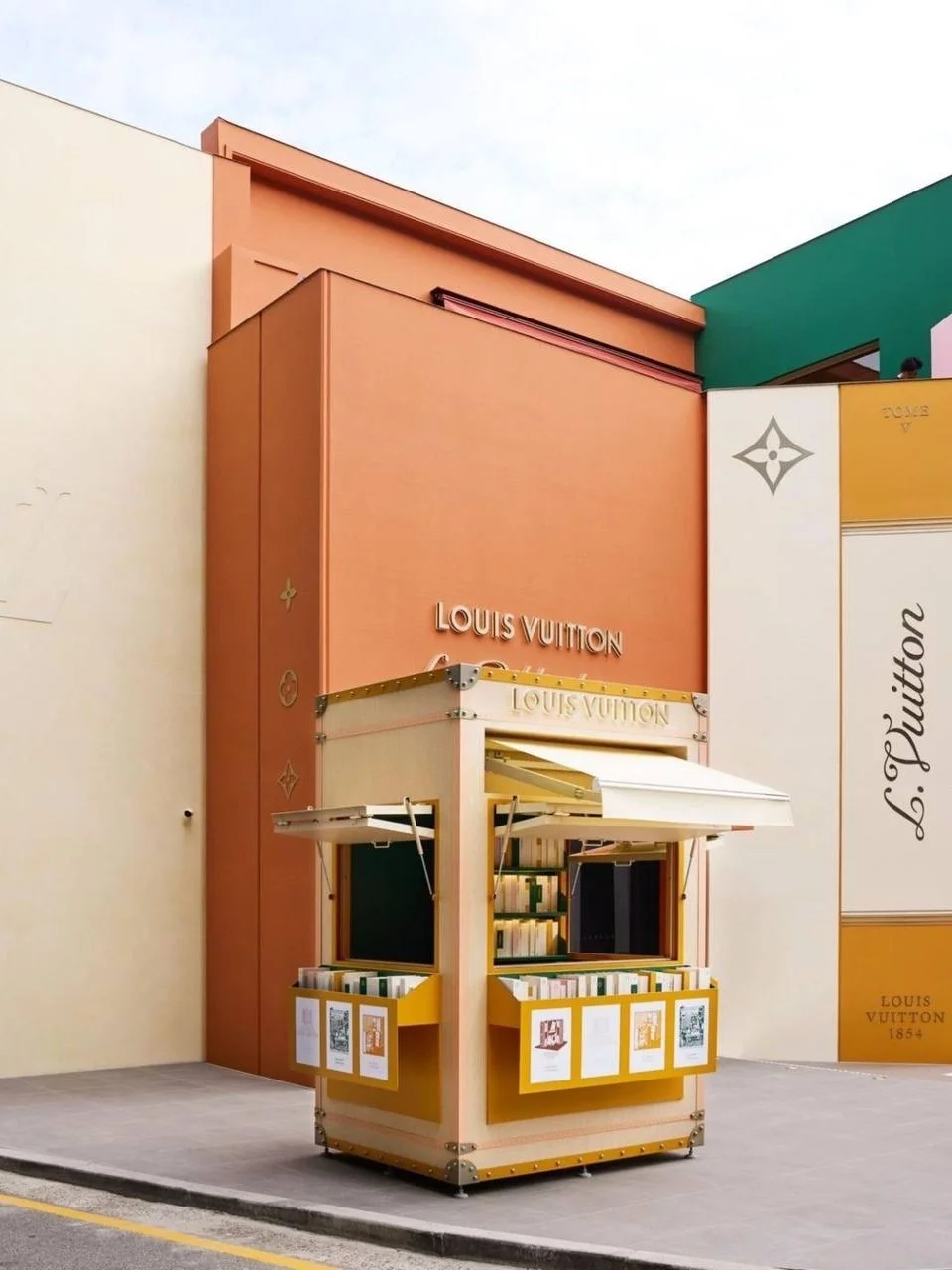 Louis Vuitton, Луи Виттон, поп-ап, библиотека, книги, Сеул, Text Hip, модные книги