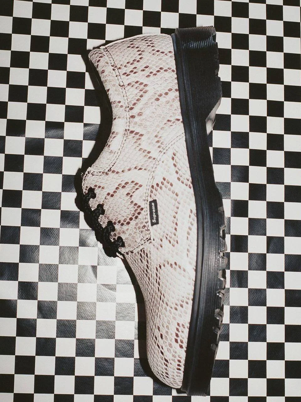 Supreme, Dr. Martens, суприм, др мартинс, мартинсы, суприм ботинки, суприм кроссовки, суприм и мартинс коллаборация
