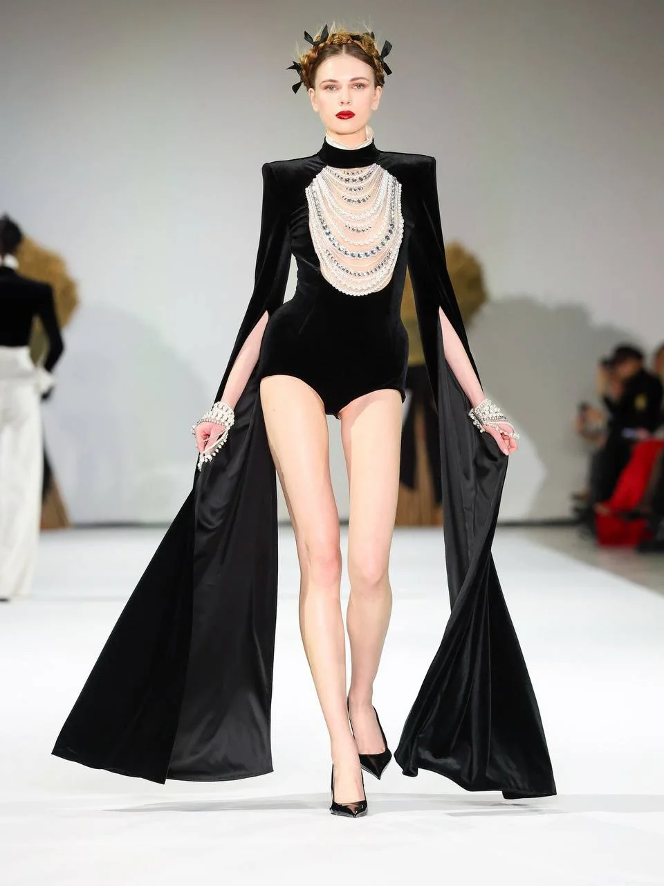 YANINA, Юлия Янина, YANINA показ, YANINA кутюр, YANINA на Неделе моды в Париже, YANINA платья