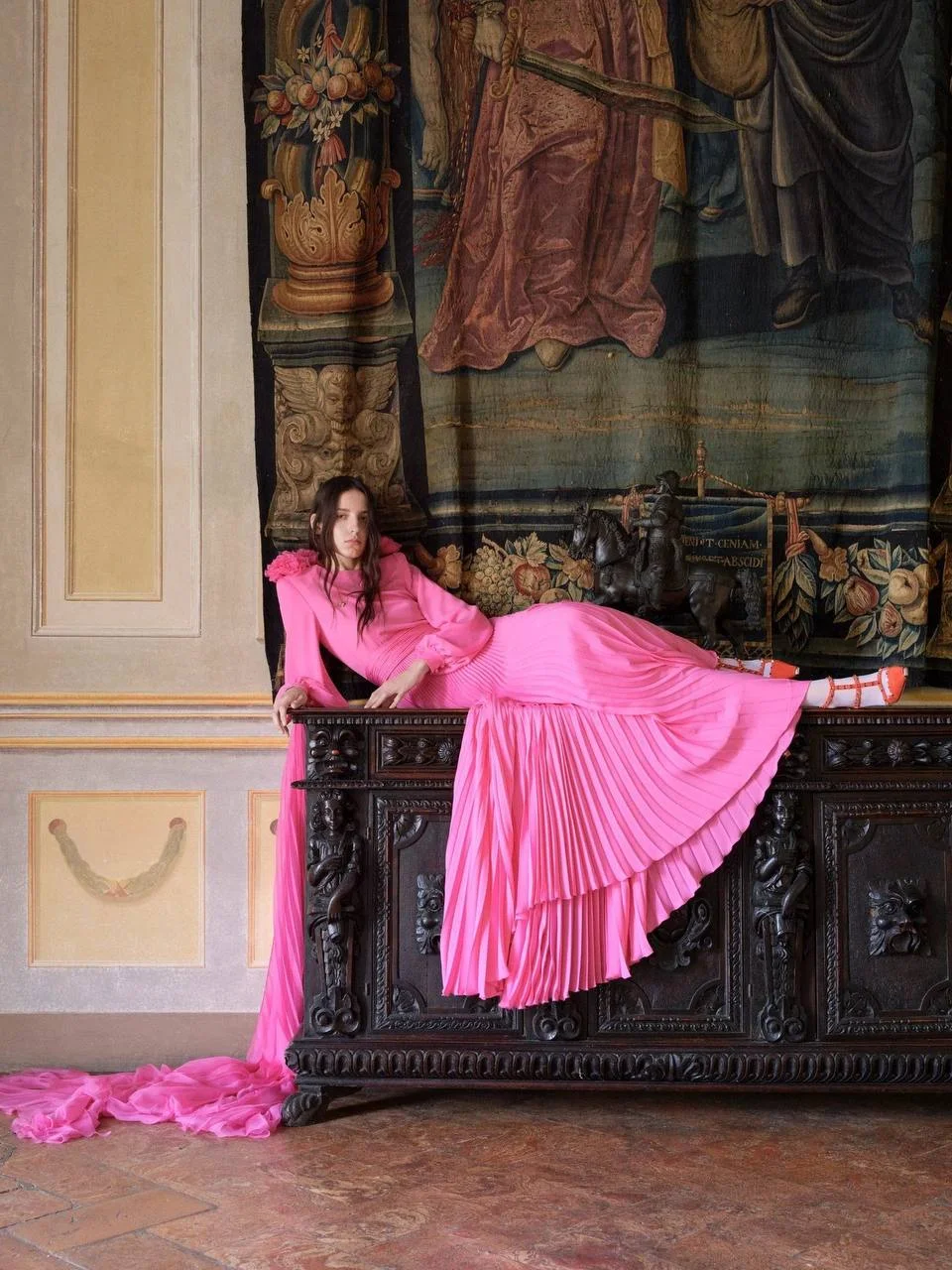 Valentino, Valentino cruise 2027, валентино, Алессандро Микеле, Villain Teens at the Villa, круизная коллекция Валентино