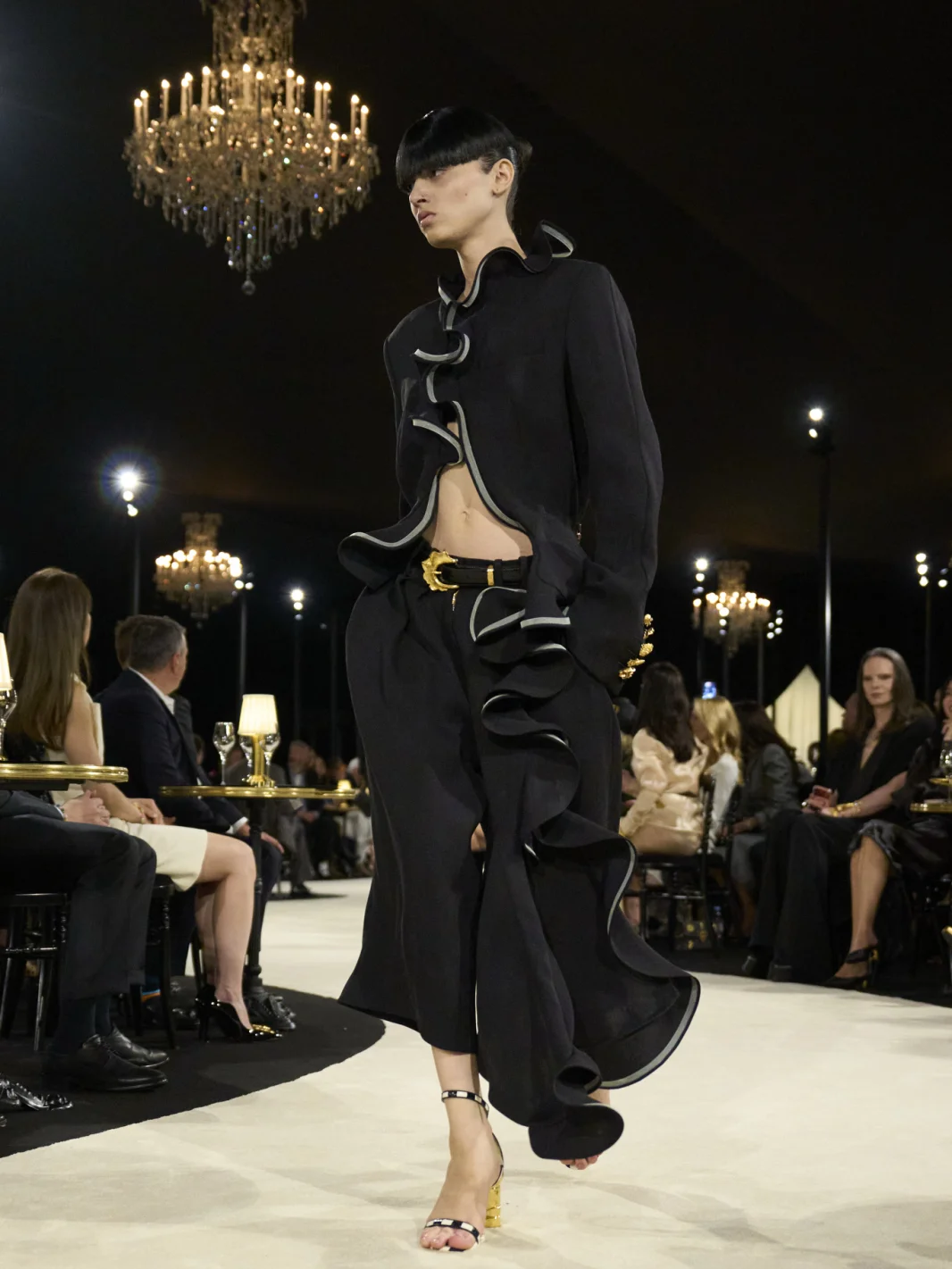 Неделя моды в Париже, Schiaparelli, Скиапарелли, весна-лето 2027, ss27, модный показ, новая коллекция, Надя Ли Коэн, Тейт Макрей