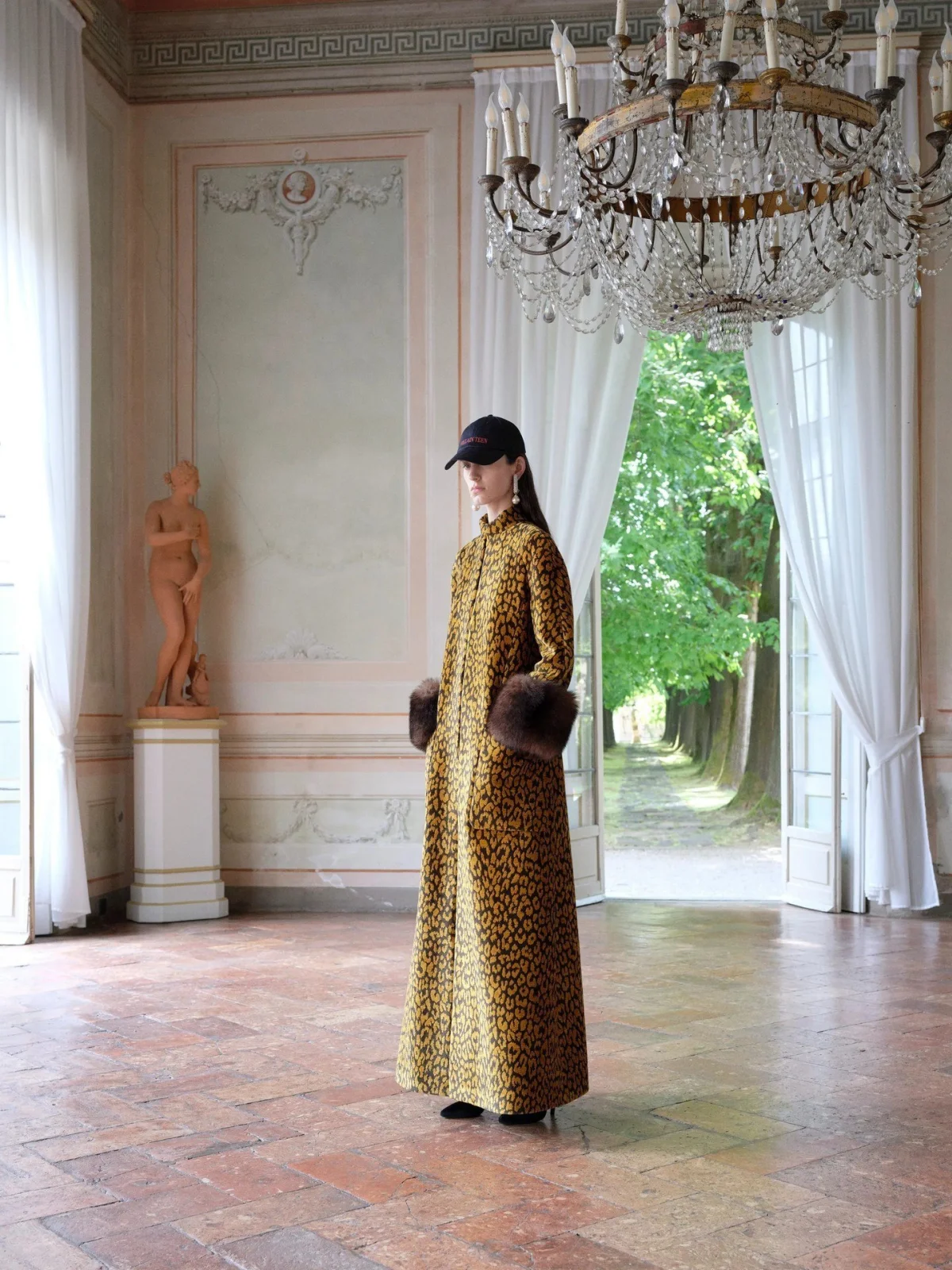 Valentino, Valentino cruise 2027, валентино, Алессандро Микеле, Villain Teens at the Villa, круизная коллекция Валентино