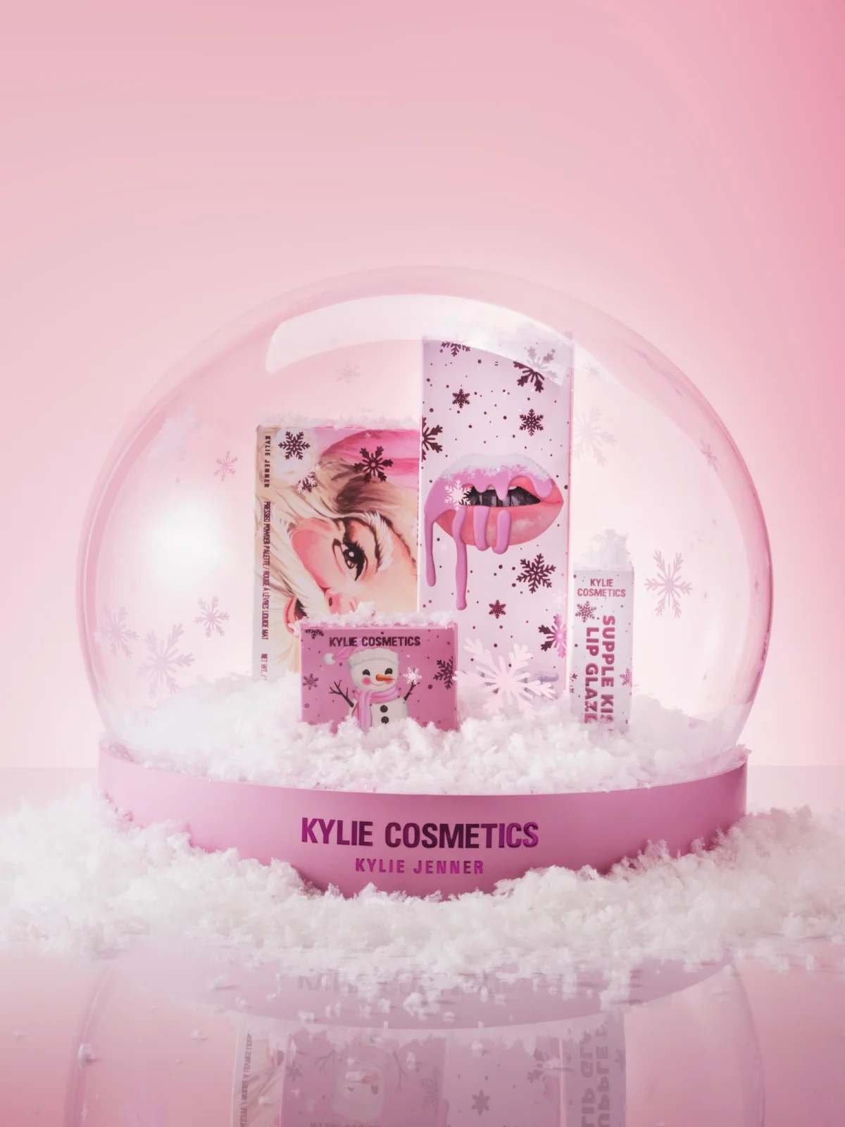 Kylie Cosmetics, Кайли Косметикс, Кайли Дженнер, косметика, праздничная коллекция 2026, новинки, Winter Kissed, тени для век, блески для губ