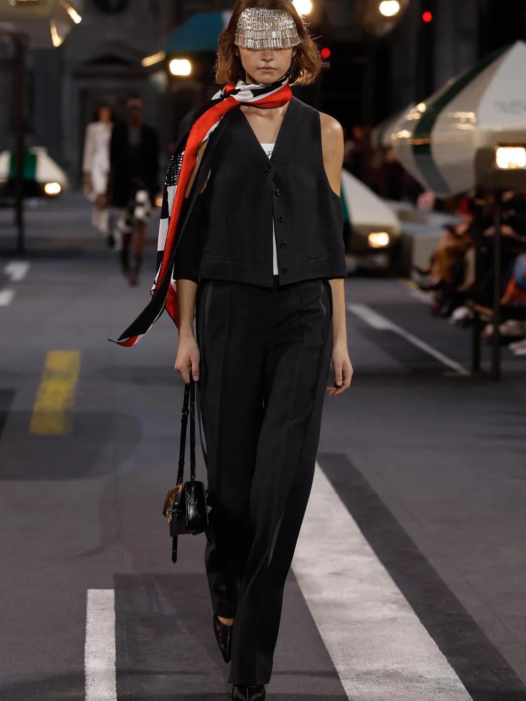 Неделя моды в Париже, Louis Vuitton, луи виттон, показ, новая коллекция, весна-лето 2027, ss27, Николя Жескьер, женская коллекция, футуризм