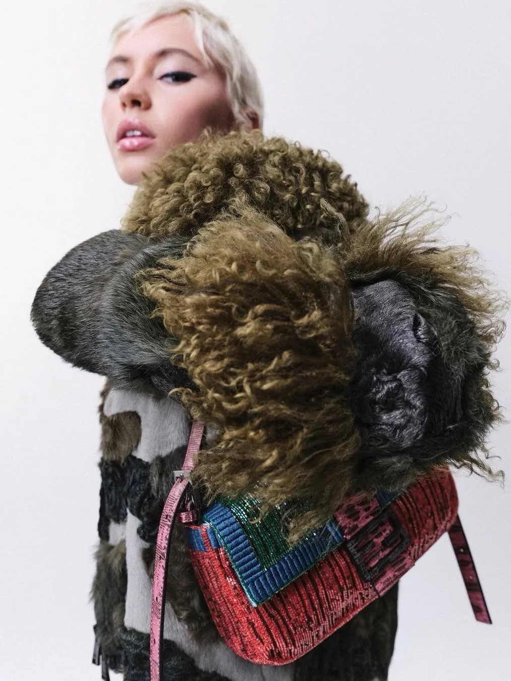 Фенди, Fendi, fendi Baguette, Сара Джессика Паркер, Джессика Альба, Эмма Дарси, Софи Тэтчер, Айрис Лоу, Сун Юйци, Бан Чан