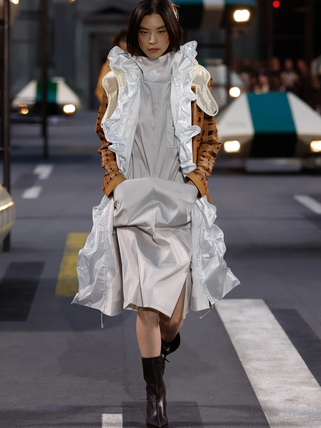 Неделя моды в Париже, Louis Vuitton, луи виттон, показ, новая коллекция, весна-лето 2027, ss27, Николя Жескьер, женская коллекция, футуризм