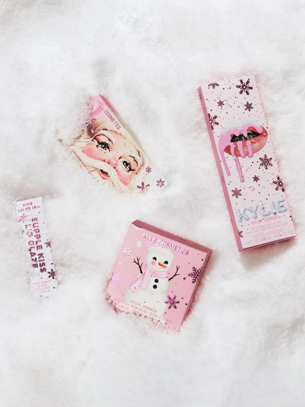 Kylie Cosmetics, Кайли Косметикс, Кайли Дженнер, косметика, праздничная коллекция 2026, новинки, Winter Kissed, тени для век, блески для губ