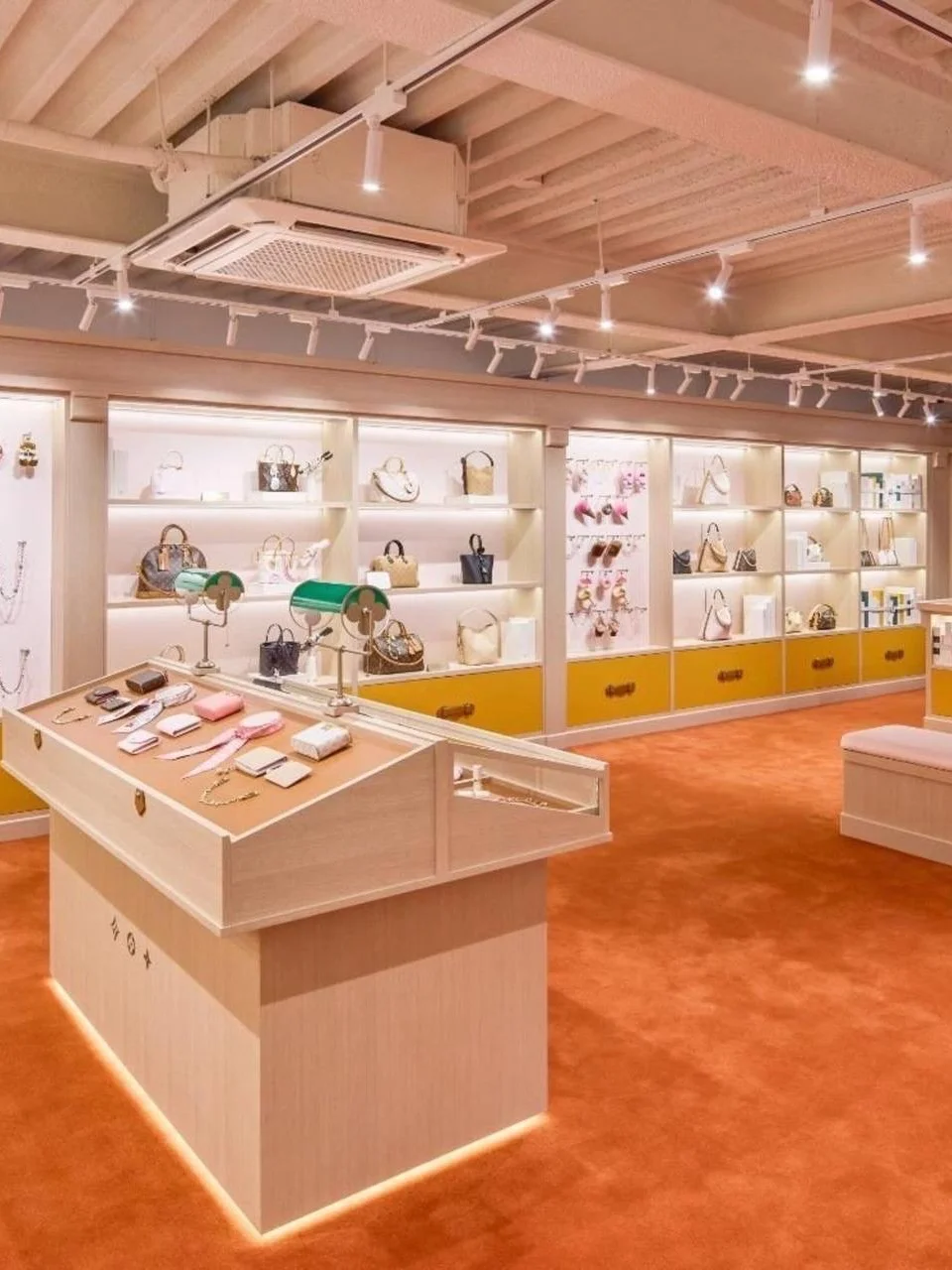 Louis Vuitton, Луи Виттон, поп-ап, библиотека, книги, Сеул, Text Hip, модные книги