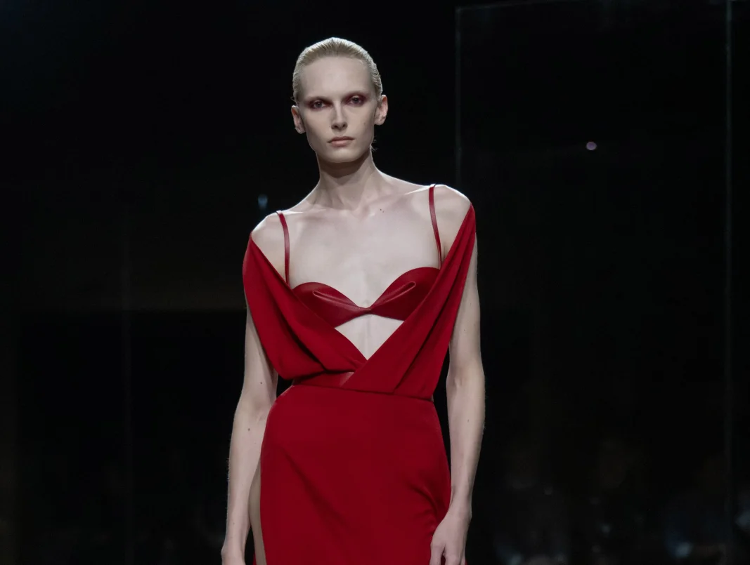 Свобода, флирт и декаданс: как прошел показ новой коллекции Tom Ford весна-лето 2027