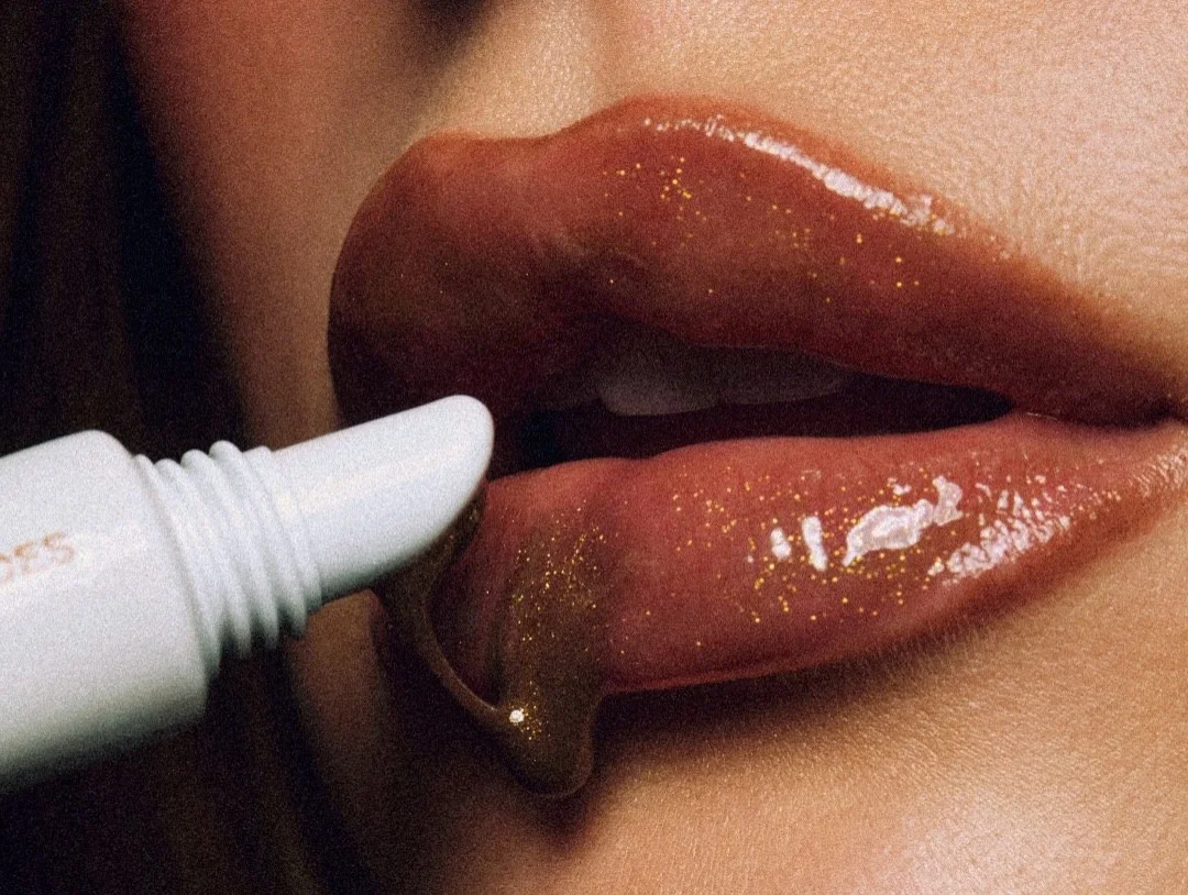 Как повторить самый теплый макияж осени — peanut butter lips