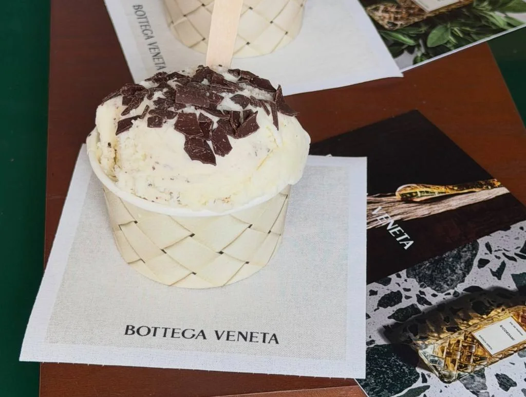 Bottega Veneta открыл джелатерию с мороженым по мотивам своих парфюмов