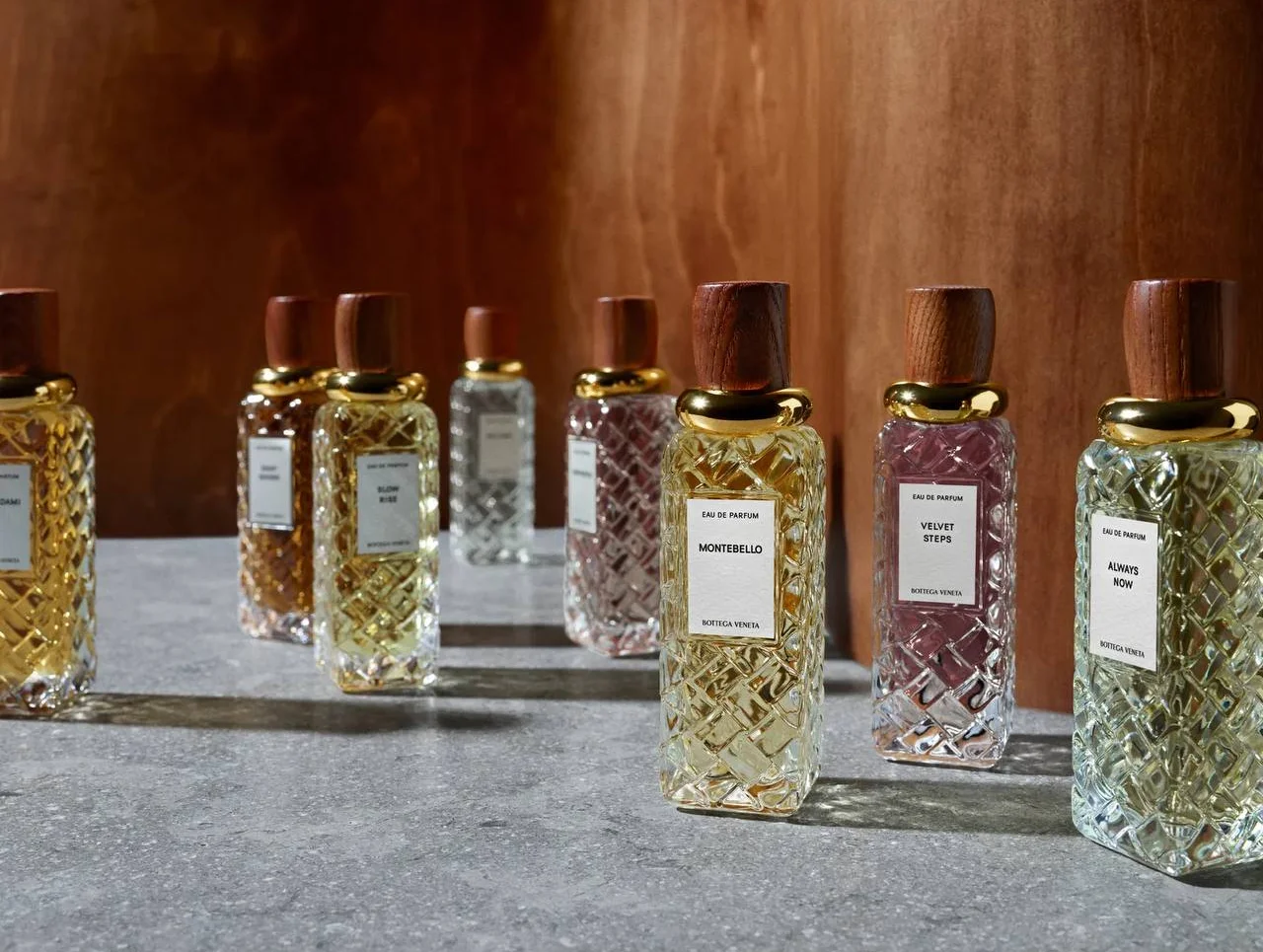 Цитрусовые, землистые и гурманские: у Bottega Veneta вышла новая коллекция ароматов Alta