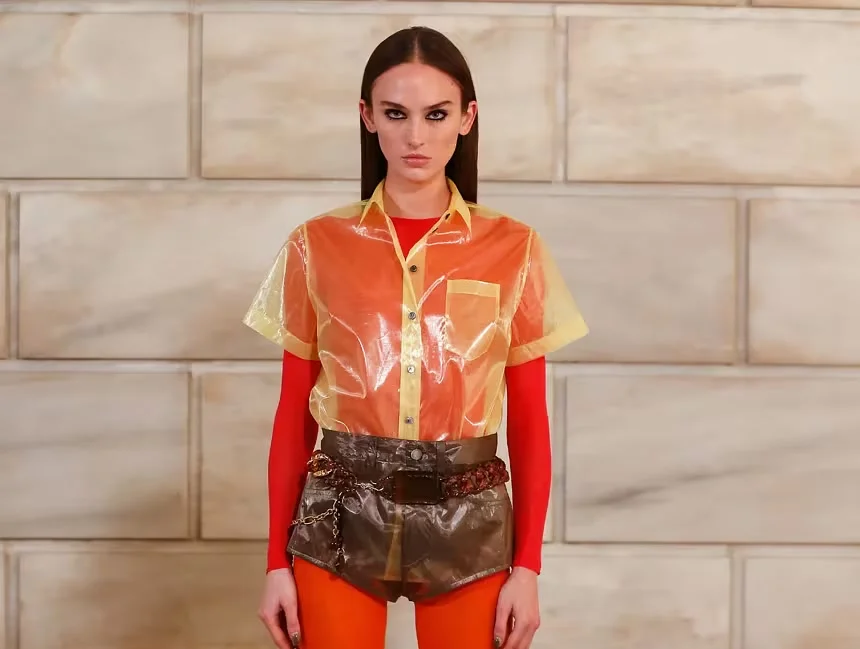 Как на лучших тусовках нулевых: каким вышел показ новой коллекции Marc Jacobs