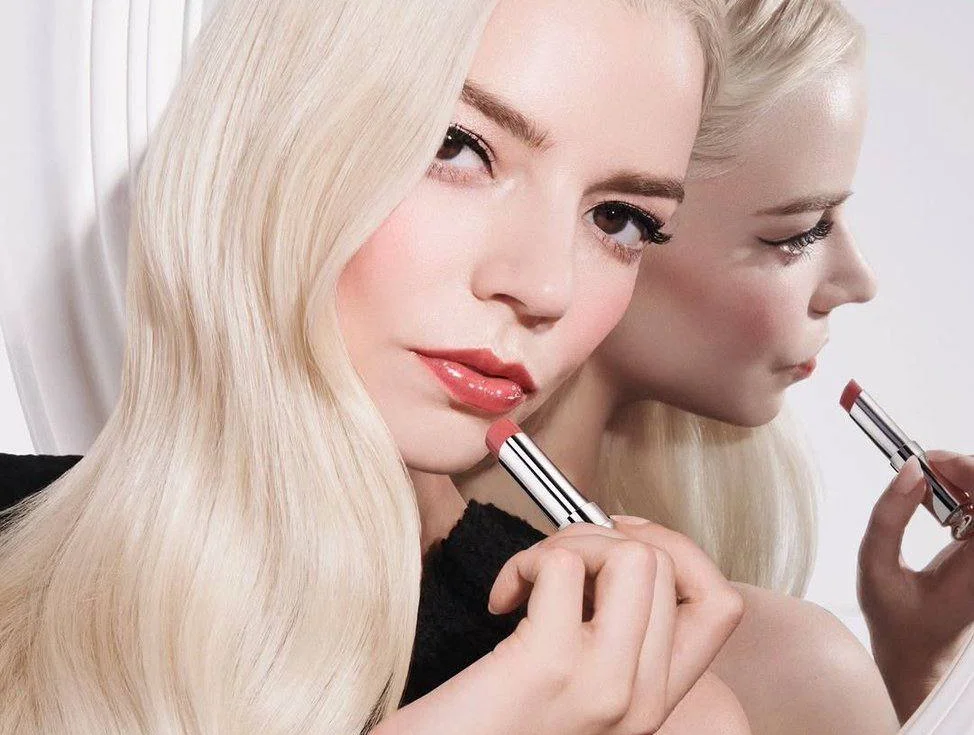 Помада и блеск в одном флаконе: Dior Beauty представил новое средство для губ