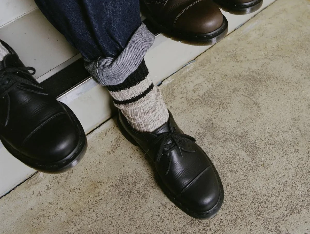 Dr. Martens и MHL by Margaret Howell представили обновленную версию культовых ботинок 1461