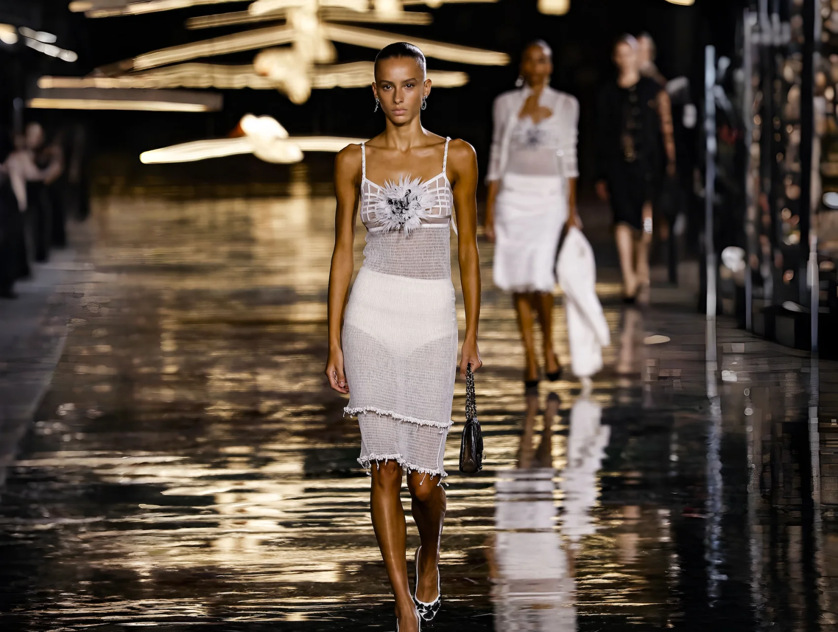 Свобода, твид и Бритни: как прошел показ Chanel весна-лето 2027
