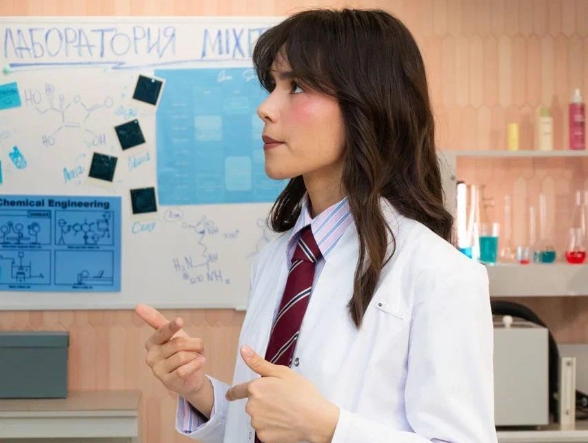 Ситком в стиле «Офис»: MIXIT выпустил сериал про работу в beauty-сфере