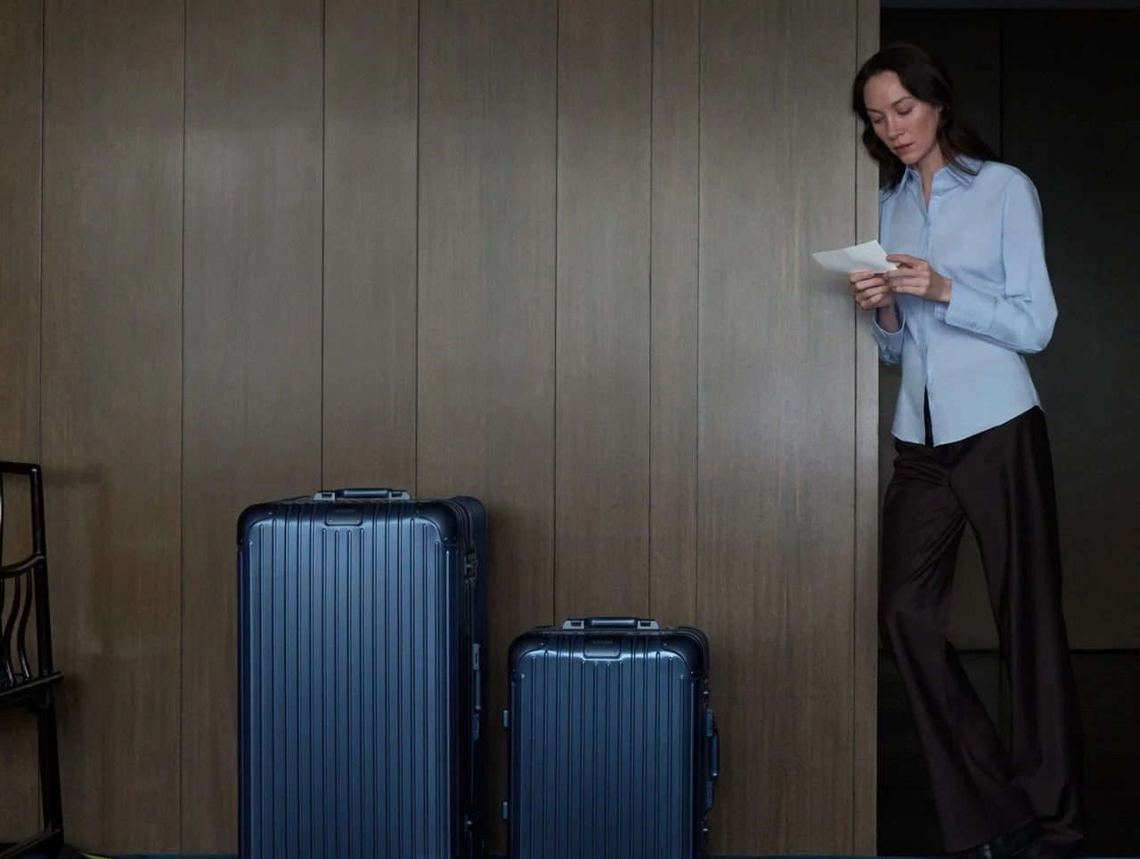 Бренд чемоданов RIMOWA представил новый фирменный оттенок Ink Blue